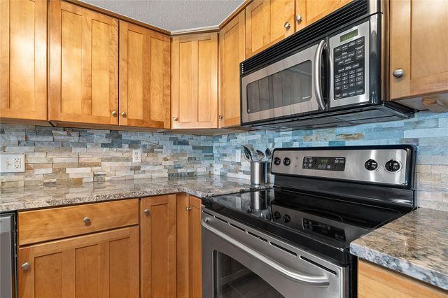 287 Venture BLVD, Point Venture, TX 78645