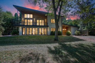 4061 Thornoaks Drive, Ann Arbor, MI 48104