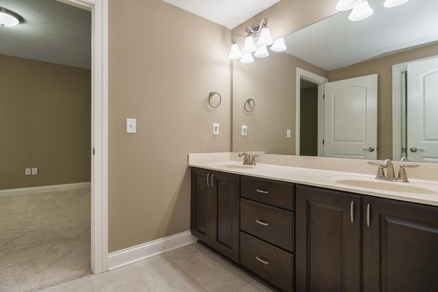 9307 Brolio Villa Drive, Dublin, OH 43016