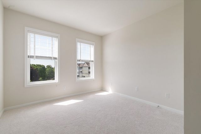 11 Peters Farm Way 310, Westborough, MA 01581