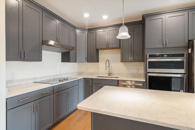 11 Peters Farm Way 310, Westborough, MA 01581