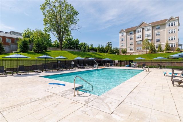 11 Peters Farm Way 310, Westborough, MA 01581