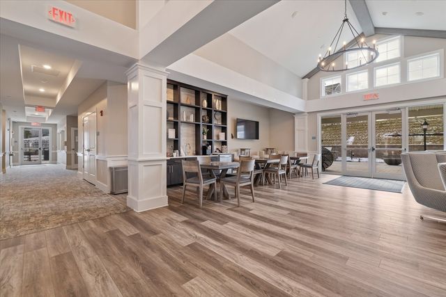 11 Peters Farm Way 310, Westborough, MA 01581