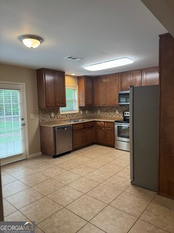 7883 Pendergrass Road, Hoschton, GA 30548