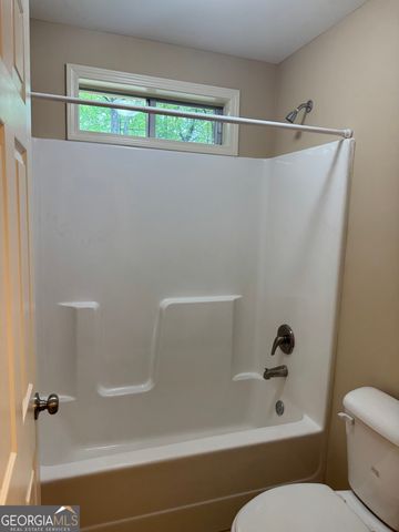 7883 Pendergrass Road, Hoschton, GA 30548