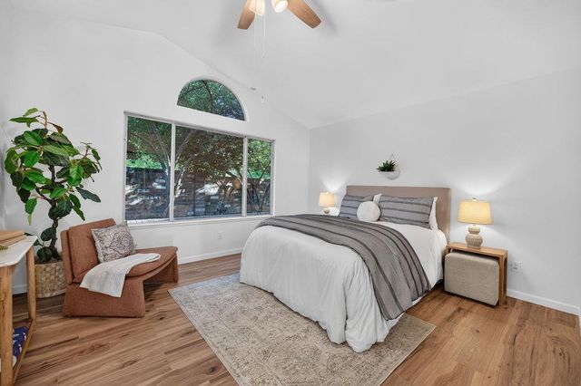 9208 Cerrolinda Cir, Elk Grove, CA 95758
