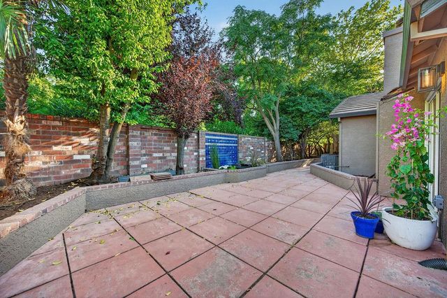 9208 Cerrolinda Cir, Elk Grove, CA 95758