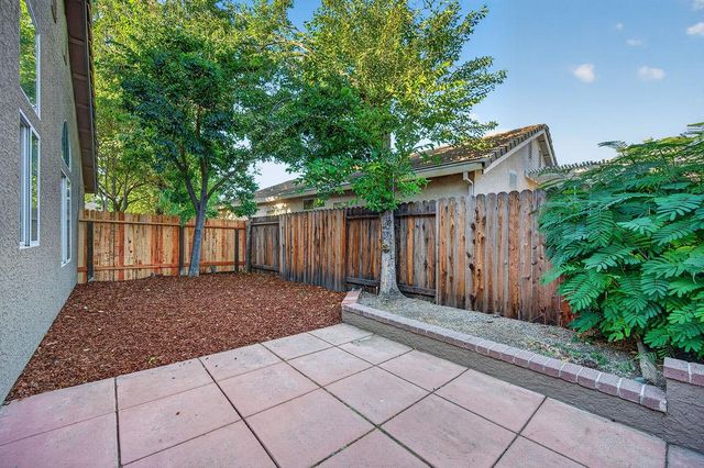 9208 Cerrolinda Cir, Elk Grove, CA 95758