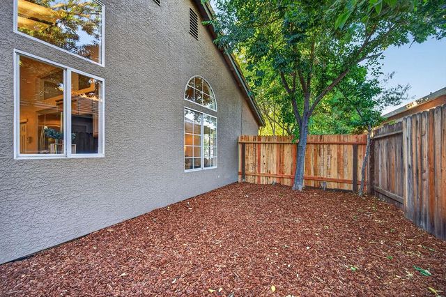 9208 Cerrolinda Cir, Elk Grove, CA 95758