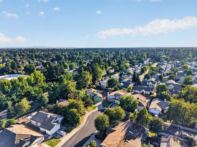 9208 Cerrolinda Cir, Elk Grove, CA 95758