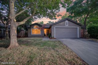9208 Cerrolinda Cir, Elk Grove, CA 95758