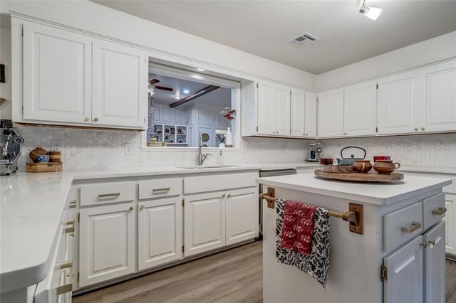 2108 Brookview Lane, Edmond, OK 73034
