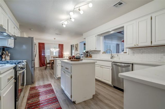 2108 Brookview Lane, Edmond, OK 73034