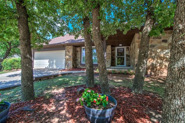 2108 Brookview Lane, Edmond, OK 73034