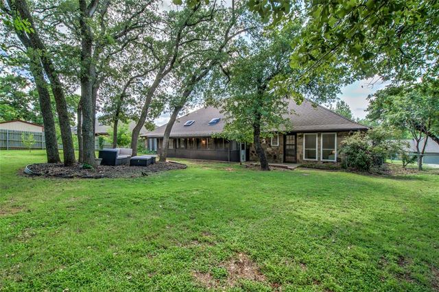 2108 Brookview Lane, Edmond, OK 73034