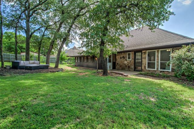 2108 Brookview Lane, Edmond, OK 73034