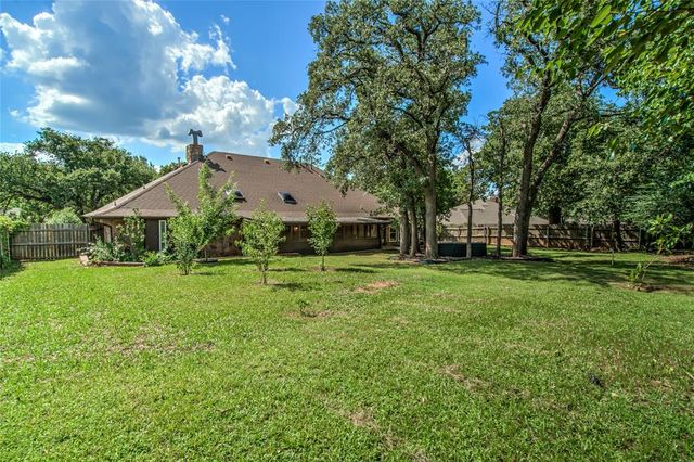 2108 Brookview Lane, Edmond, OK 73034