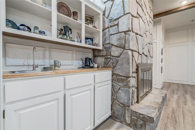 2108 Brookview Lane, Edmond, OK 73034