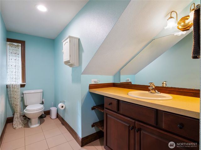 34914 27th Avenue E, Roy, WA 98580