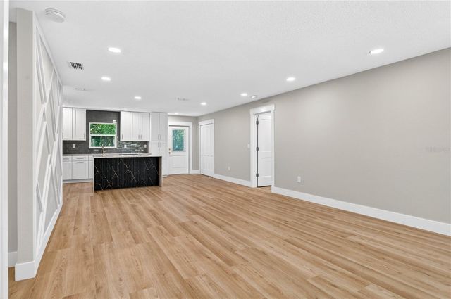 902 N 32ND STREET, St Petersburg, FL 33713