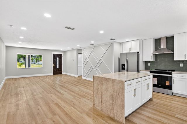 902 N 32ND STREET, St Petersburg, FL 33713