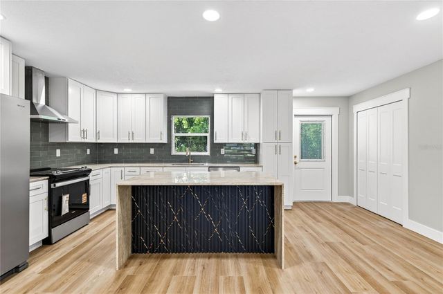 902 N 32ND STREET, St Petersburg, FL 33713