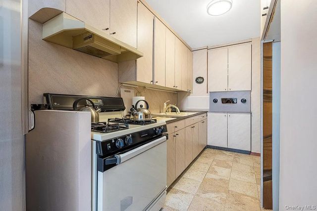 2925 W 5th Street 6E, Brooklyn, NY 11224
