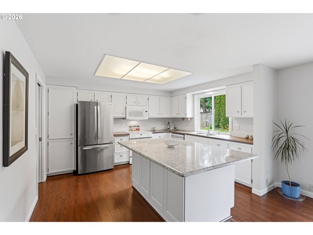 17070 Sw CYNTHIA St, Beaverton, OR 97007