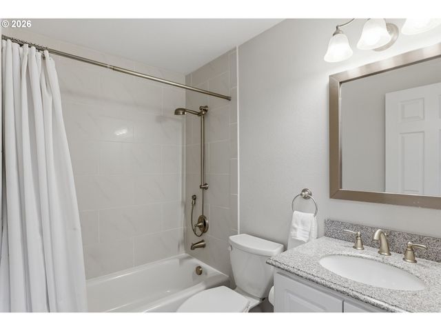 17070 Sw CYNTHIA St, Beaverton, OR 97007