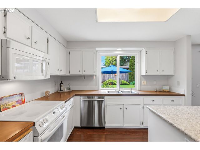 17070 Sw CYNTHIA St, Beaverton, OR 97007