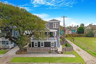 910 9th Street, Galveston, TX 77550