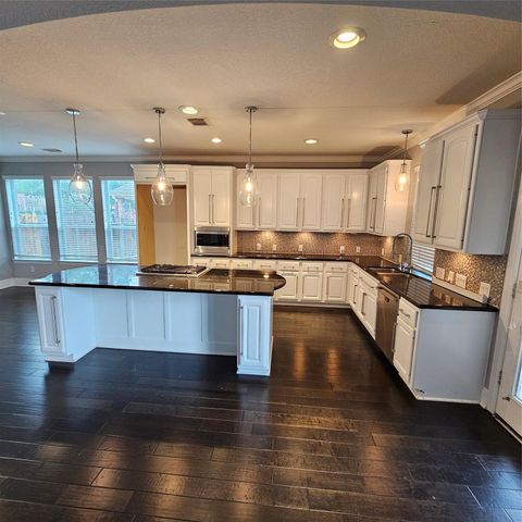 3010 Park Bend Drive, Friendswood, TX 77546