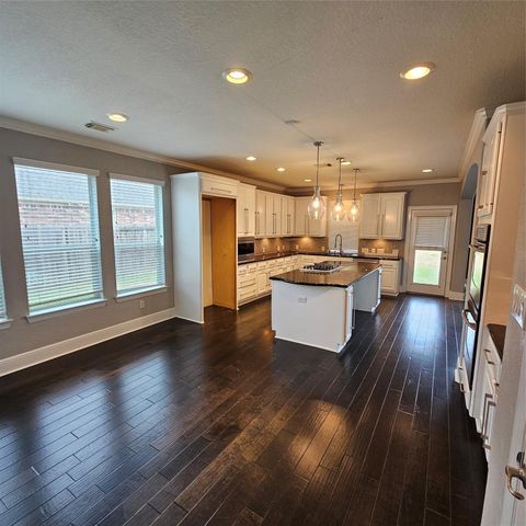 3010 Park Bend Drive, Friendswood, TX 77546