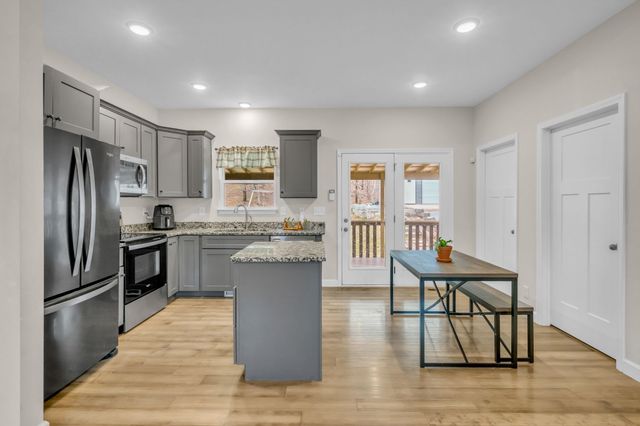 2534 N Hurricane Creek Rd, Mc Ewen, TN 37101