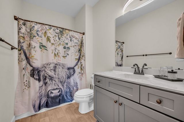 2534 N Hurricane Creek Rd, Mc Ewen, TN 37101