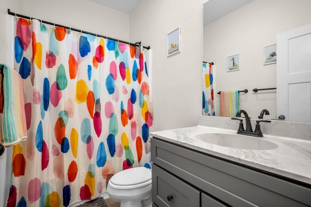 2534 N Hurricane Creek Rd, Mc Ewen, TN 37101