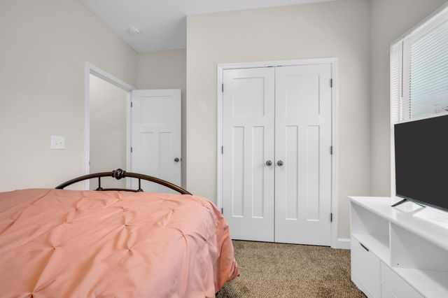 2534 N Hurricane Creek Rd, Mc Ewen, TN 37101