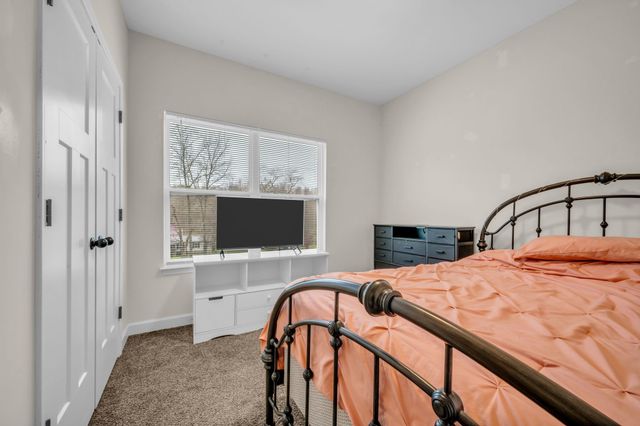 2534 N Hurricane Creek Rd, Mc Ewen, TN 37101