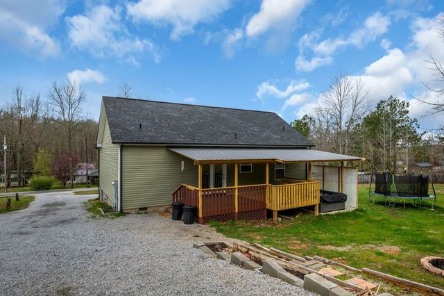 2534 N Hurricane Creek Rd, Mc Ewen, TN 37101