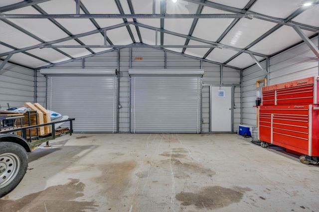 2534 N Hurricane Creek Rd, Mc Ewen, TN 37101