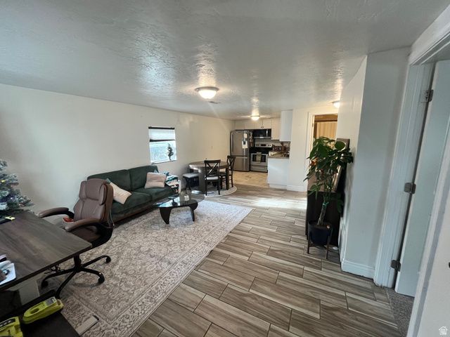 2066 S CALIFORNIA AVE, Provo, UT 84606