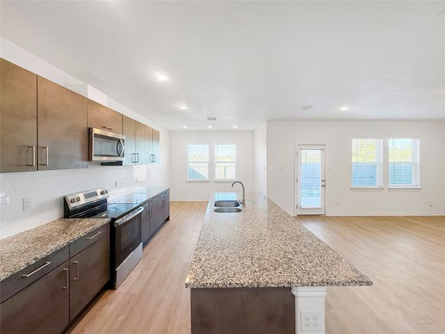 6541 Road 5503, Cleveland, TX 77327