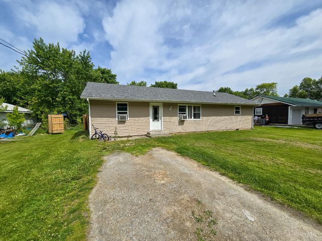 5464 Oak Grove Avenue, Blanchester, OH 45107