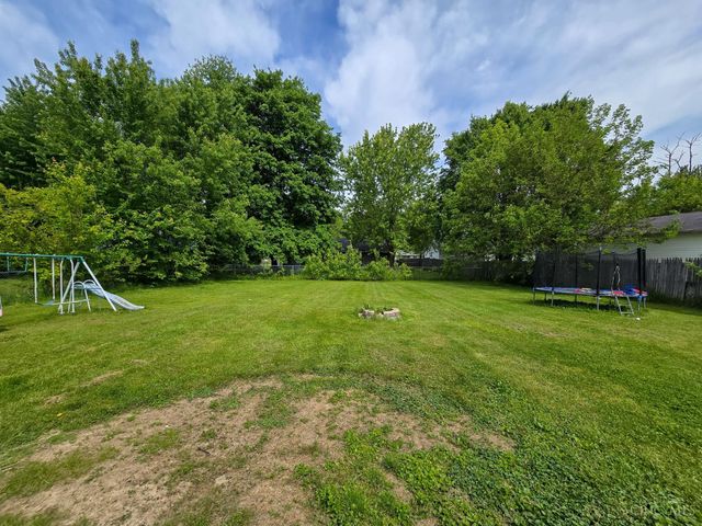5464 Oak Grove Avenue, Blanchester, OH 45107