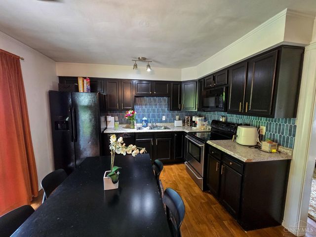 5464 Oak Grove Avenue, Blanchester, OH 45107