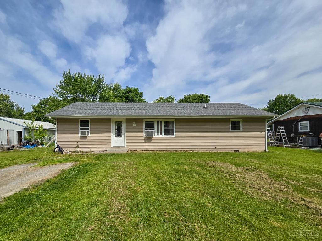 5464 Oak Grove Avenue, Blanchester, OH 45107