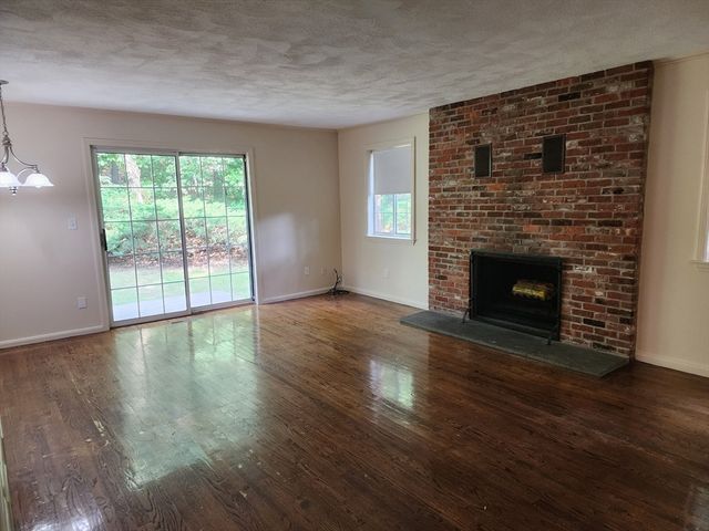 17 April Lane 17, Lexington, MA 02421