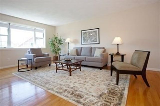 17 April Lane 17, Lexington, MA 02421