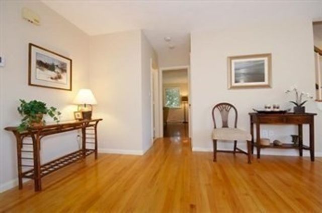 17 April Lane 17, Lexington, MA 02421
