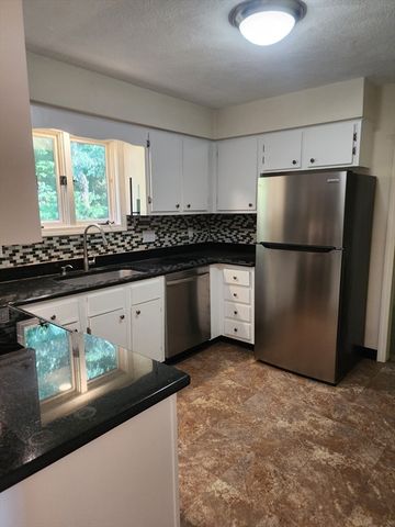 17 April Lane 17, Lexington, MA 02421